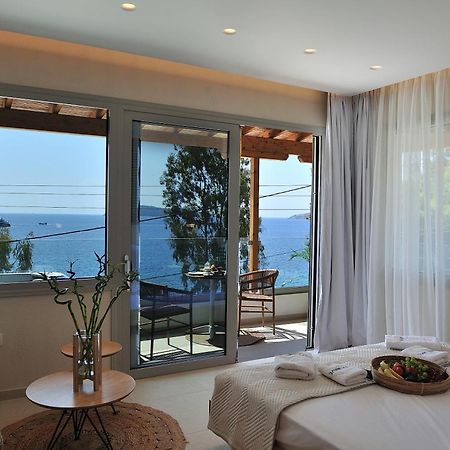 Salty Wave Suites Skiathos-Stadt Exterior foto