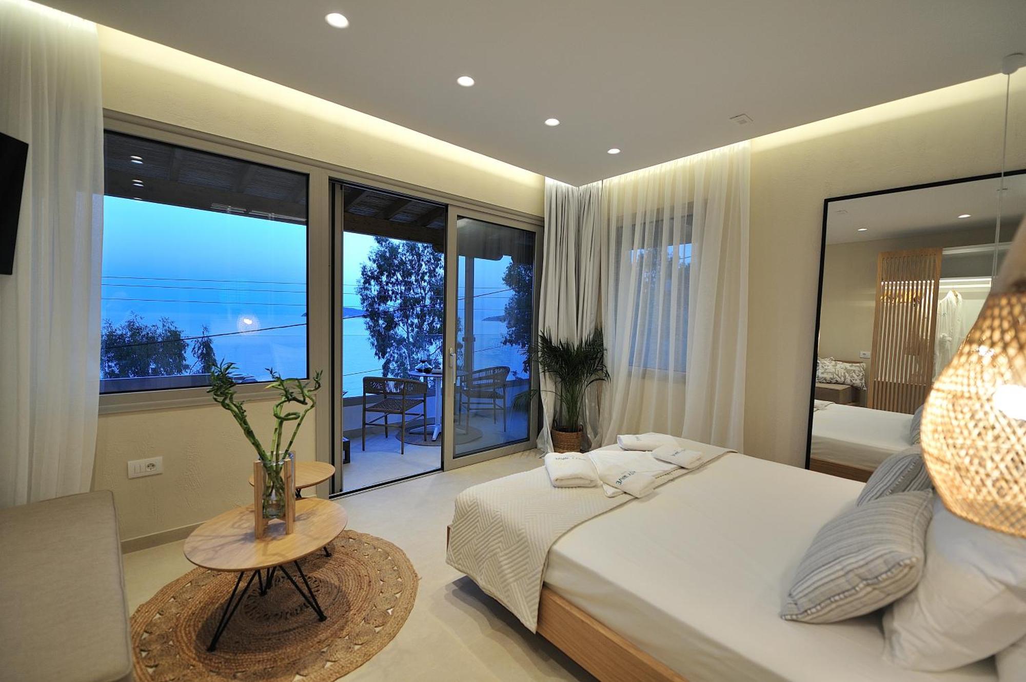 Salty Wave Suites Skiathos-Stadt Exterior foto