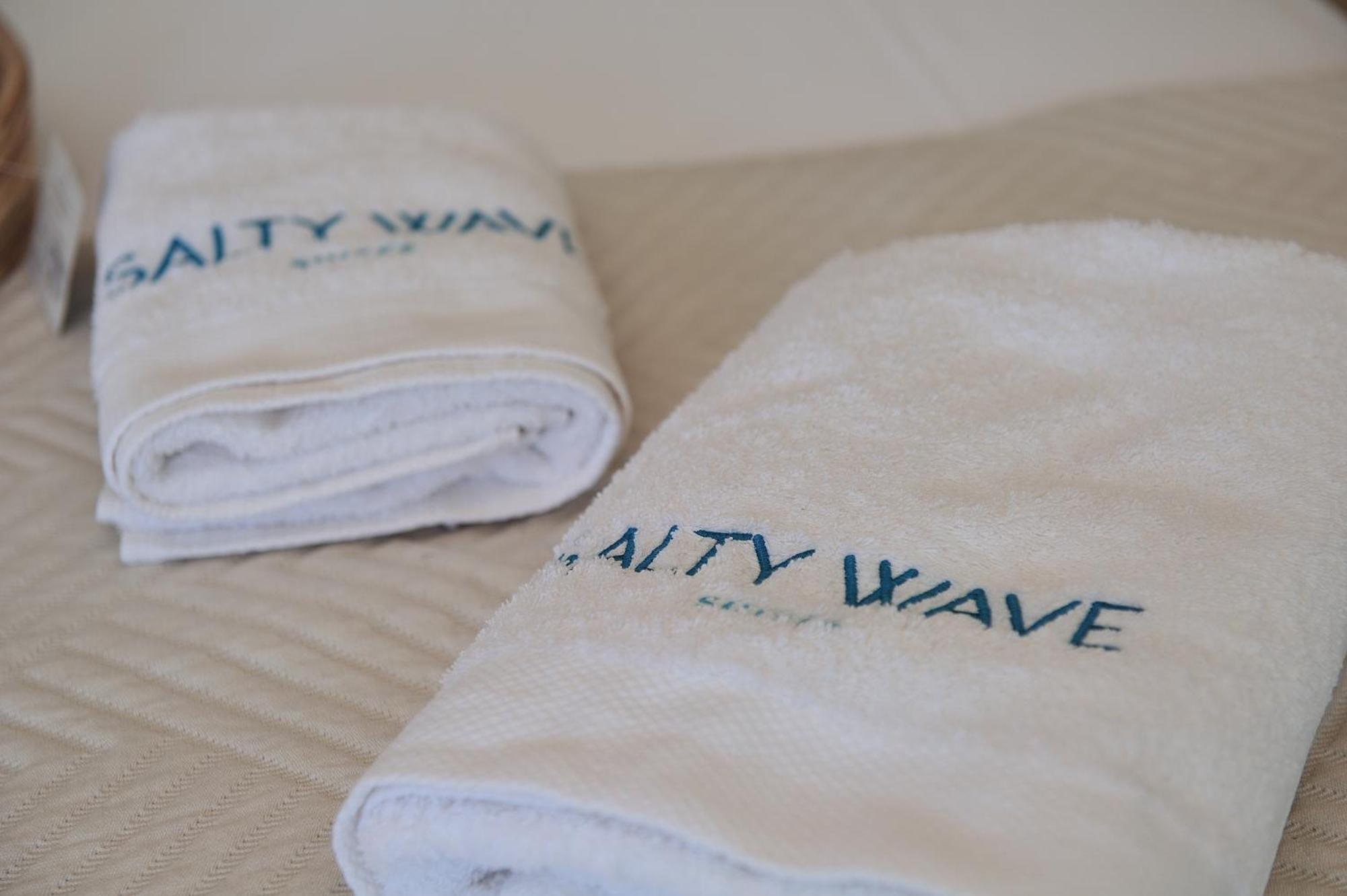 Salty Wave Suites Skiathos-Stadt Exterior foto