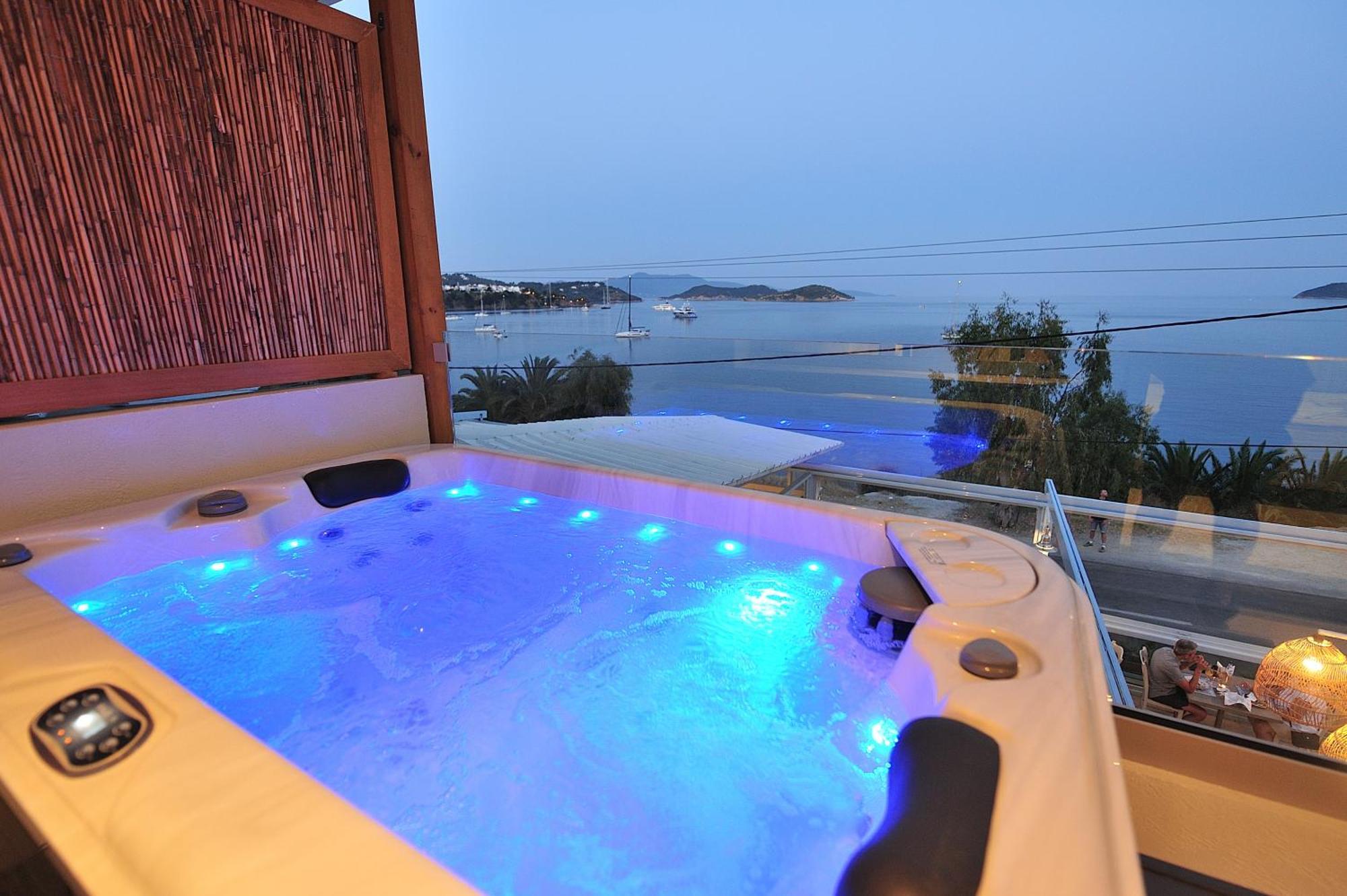 Salty Wave Suites Skiathos-Stadt Exterior foto